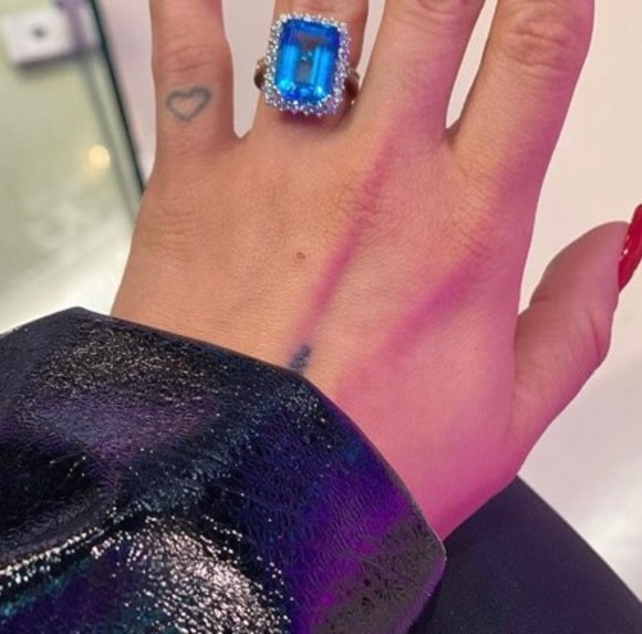 Oana Radu a primit inelul de logodnă! Cântăreaţa şi-a refăcut viaţa la doar câteva luni de la moartea iubitului ei Alin