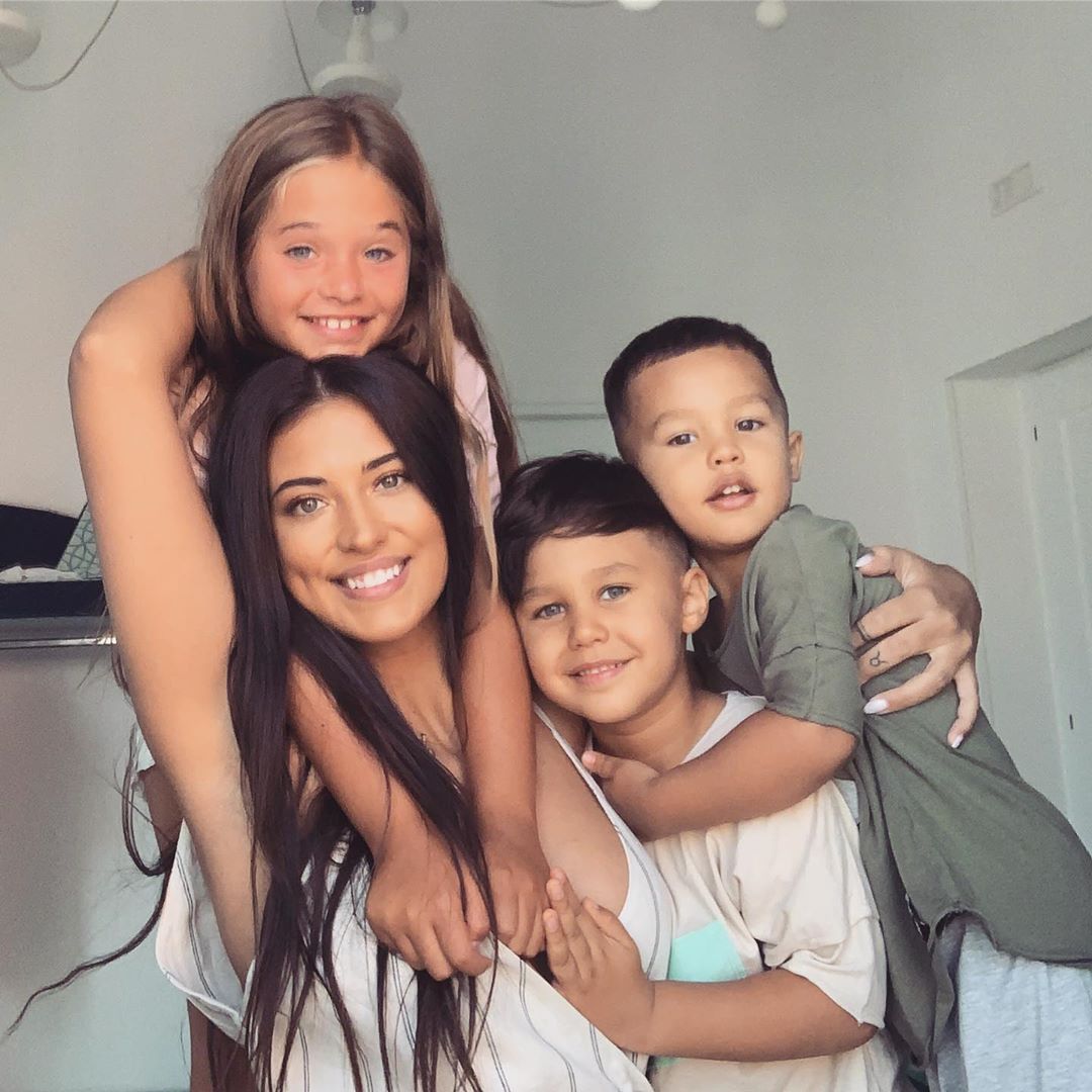 În sfârşit, fericire totală pe Antonia! Fiica ei, Maya, e alături de fraţii ei, ce s-a întâmplat cu procesele vedetei