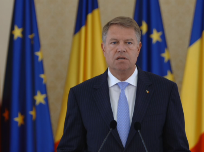 Klaus Iohannis distribuie mesaje privind măsurile de prevenire a răspândirii coronavirusului (VIDEO)