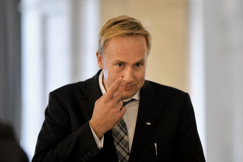 Ministerul Sănătății SPULBERĂ magia măștilor de protecție: care sunt cele care NU ne protejează de coronavirus