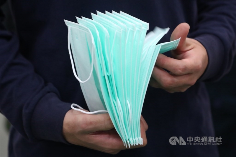 Franţa APELEAZĂ la China pentru peste UN MILIARD de măşti sanitare