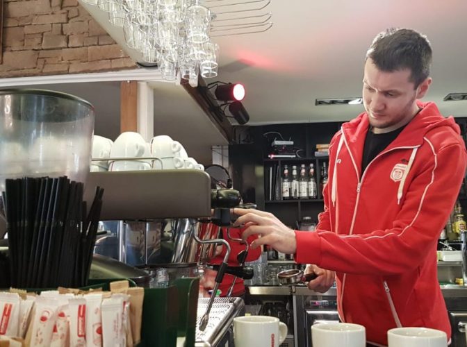 Uriașul de sub panou, barista pentru o zi!